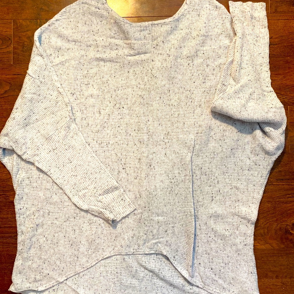 Dolman style gray sweater ☀️